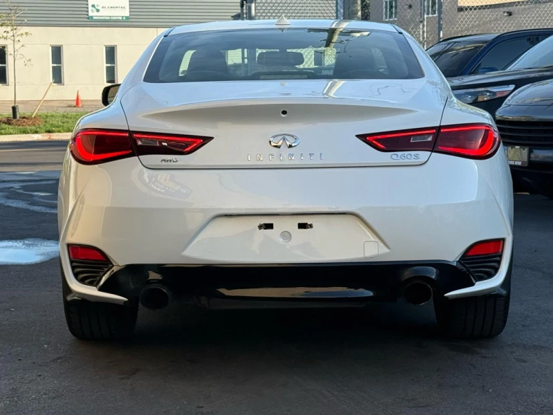 Infiniti Q 60S / 3.0 Twin-Turbo / LUXE / AWD / BOSE / PANO , снимка 4 - Автомобили и джипове - 52807592
