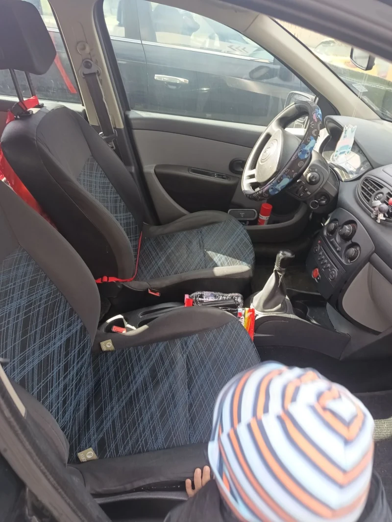 Renault Clio 1.2i 75hp, снимка 5 - Автомобили и джипове - 53075955