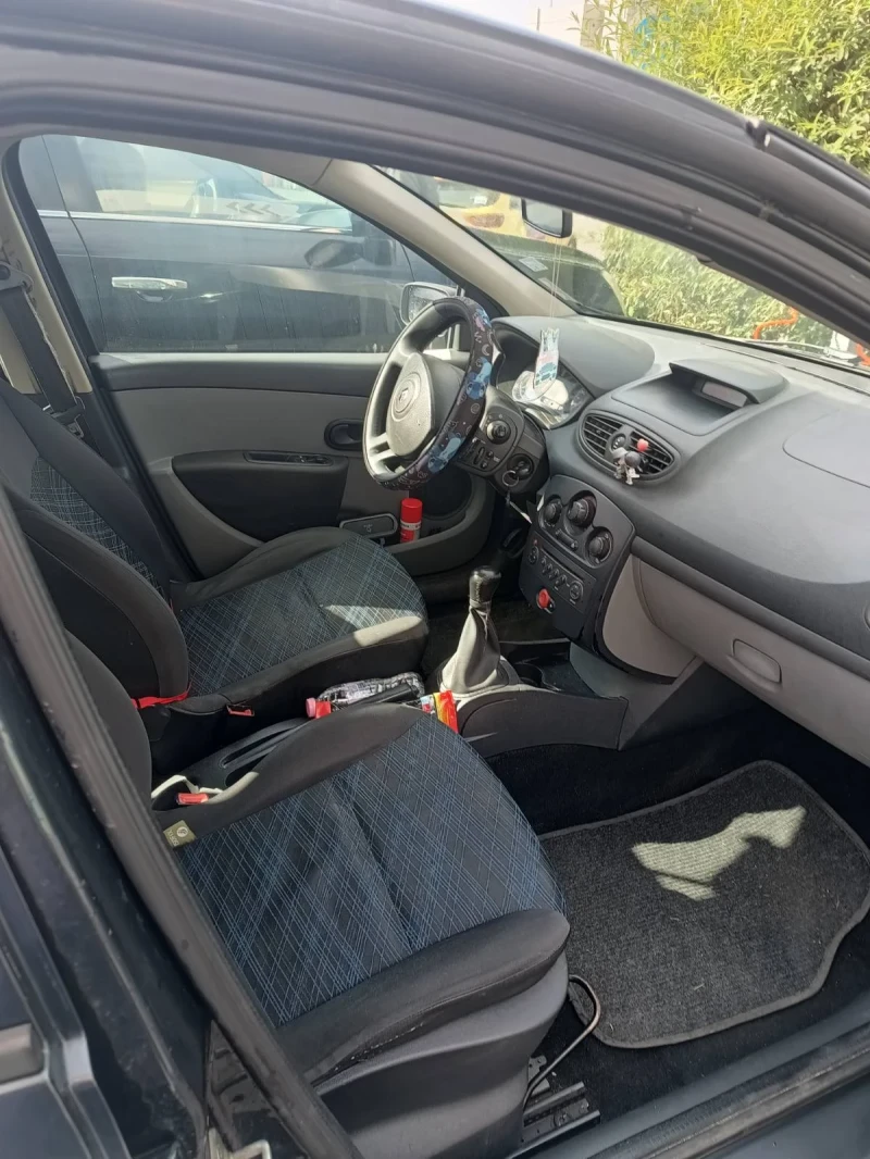 Renault Clio 1.2i 75hp, снимка 4 - Автомобили и джипове - 53075955