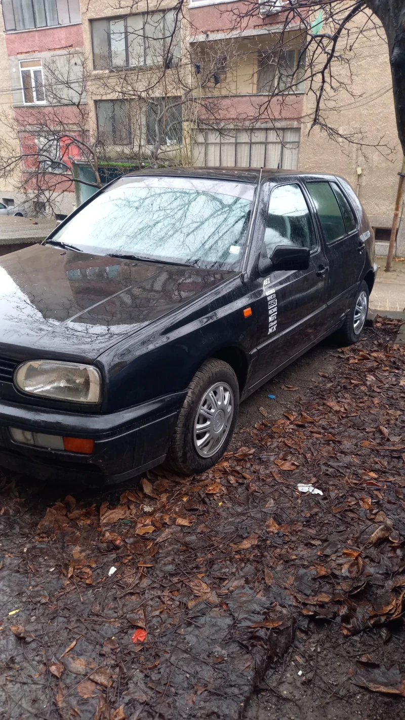VW Golf, снимка 2 - Автомобили и джипове - 53101205