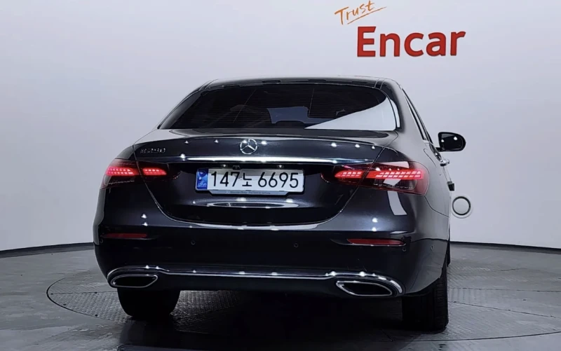 Mercedes-Benz E 250 AMG* PACK* AVANTGARDE* ДИГИТАЛНО* ТАБЛО* 360КАМЕРА, снимка 4 - Автомобили и джипове - 53343641