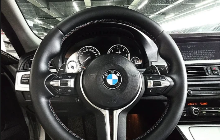 BMW 520 * АВТО КРЕДИТ* ЦЕНА ДО БГ * Сервизна история * , снимка 6 - Автомобили и джипове - 55473105