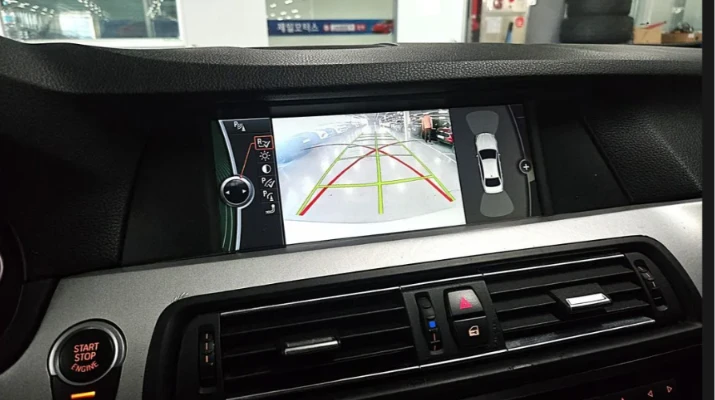 BMW 520 * АВТО КРЕДИТ* ЦЕНА ДО БГ * Сервизна история * , снимка 9 - Автомобили и джипове - 55473105