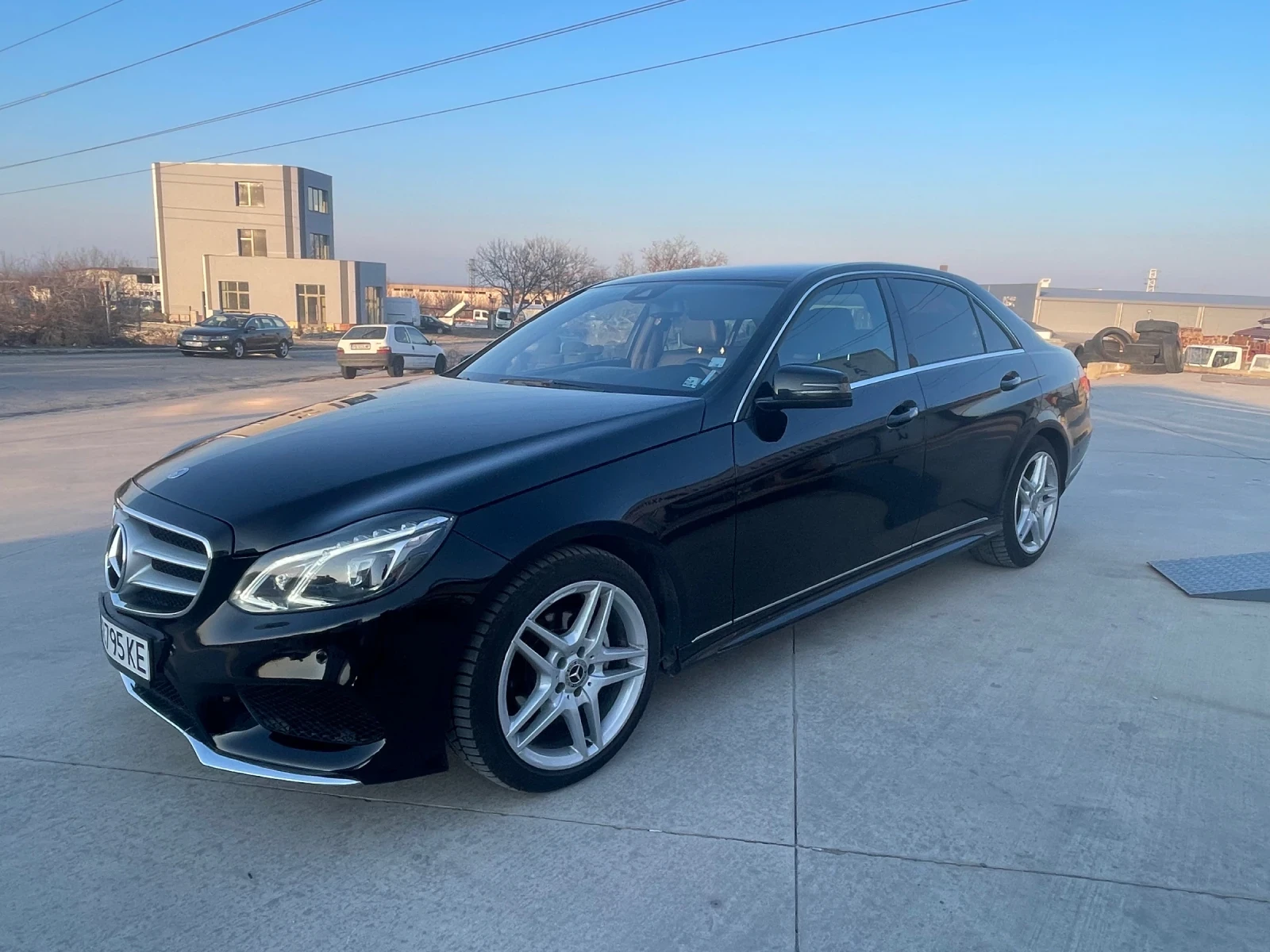 Mercedes-Benz E 200 * AMG Пакет* Facelift*  - изображение 2