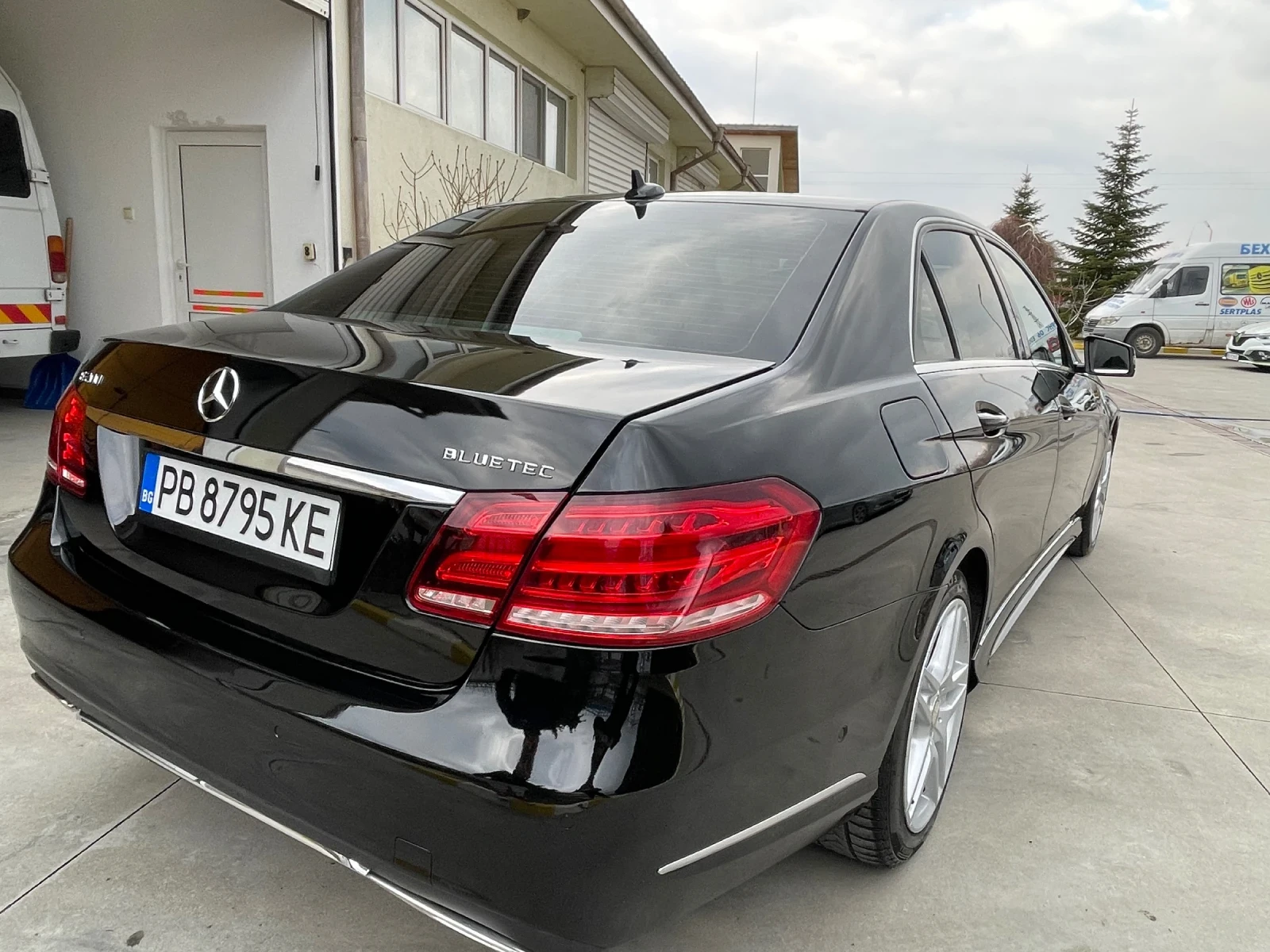 Mercedes-Benz E 200 * AMG Пакет* Facelift*  - изображение 10