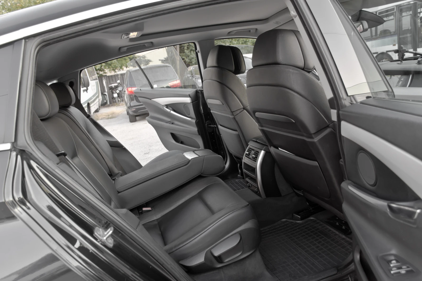 BMW 5 Gran Turismo 530 GT - XDrive - KEYLESS - NAVI - HEAD UP - ZF - изображение 10
