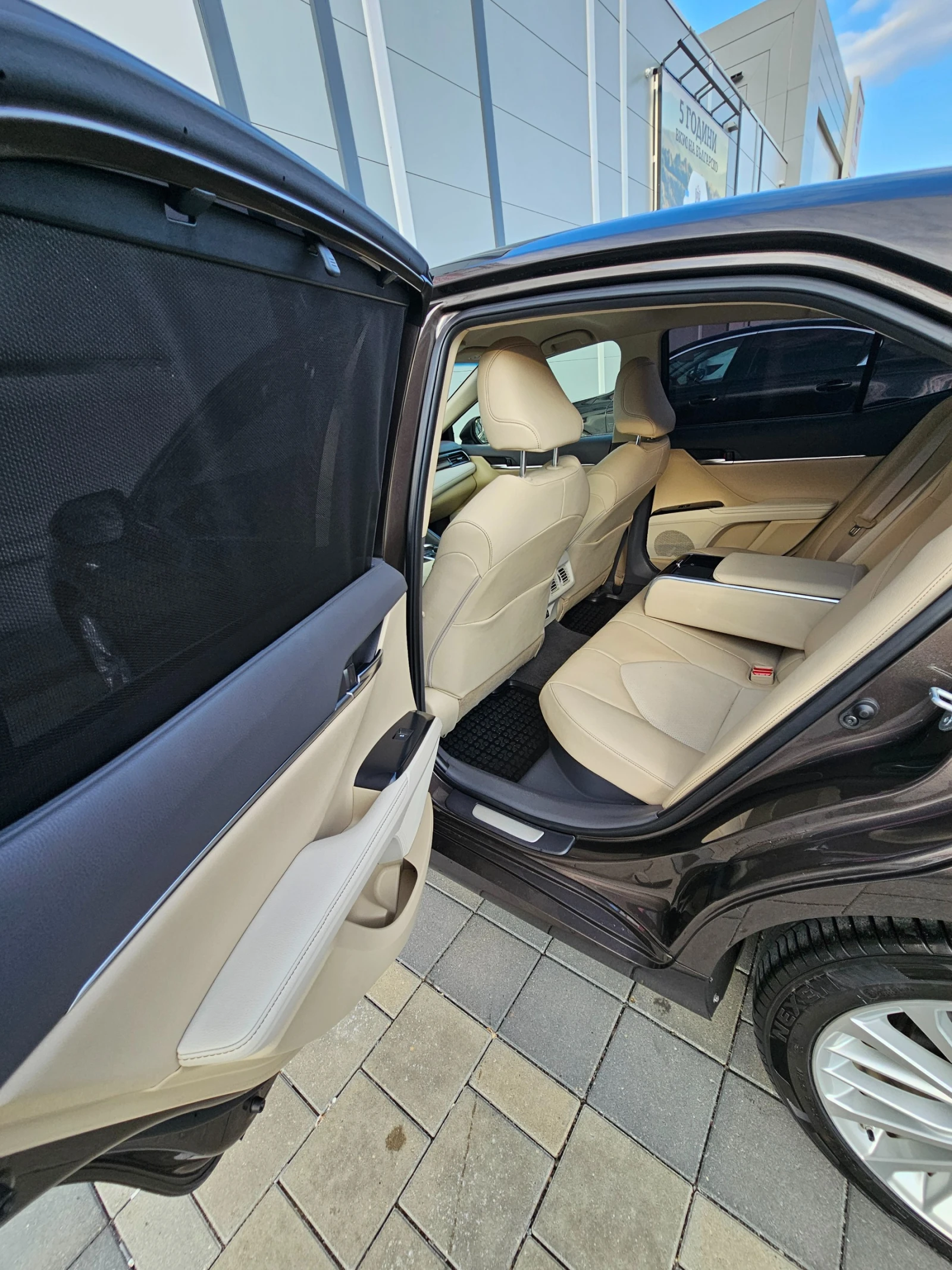 Toyota Camry 2.5Hybrid Premium Full | Mobile.bg   13