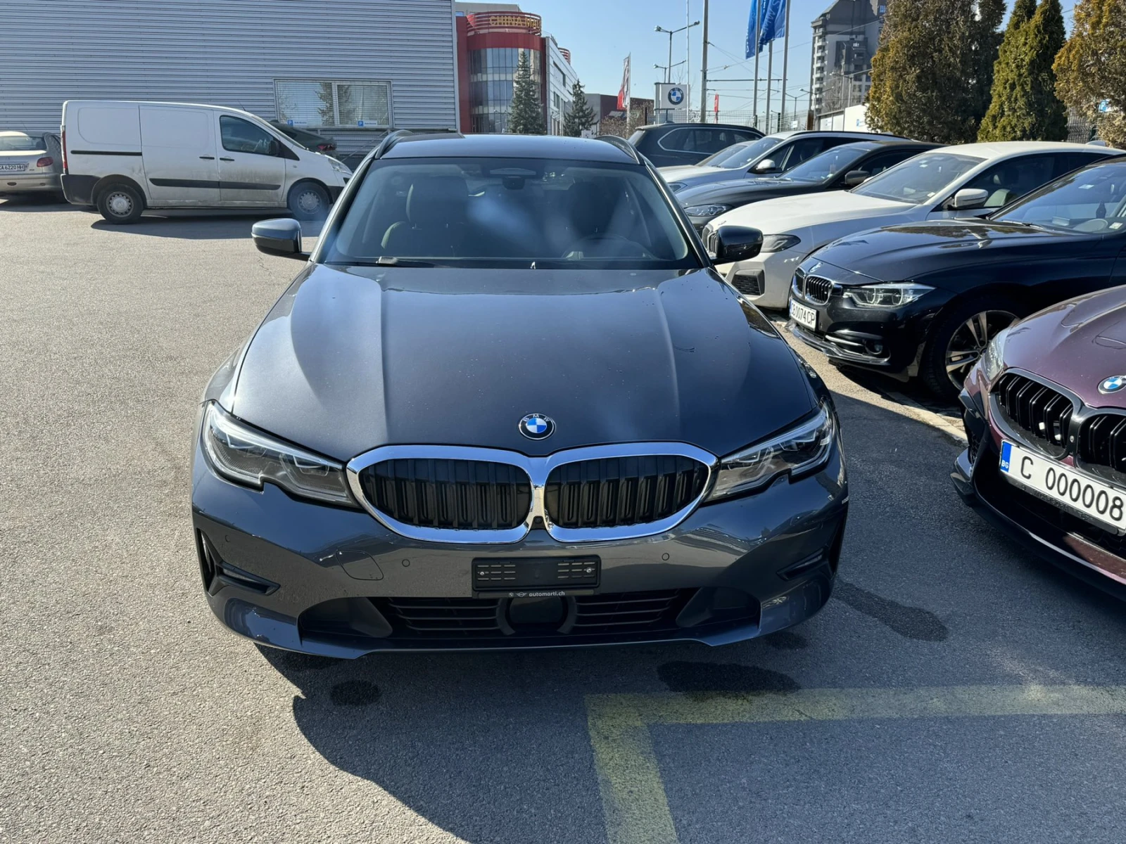 BMW 320 320d Xdrive - изображение 2