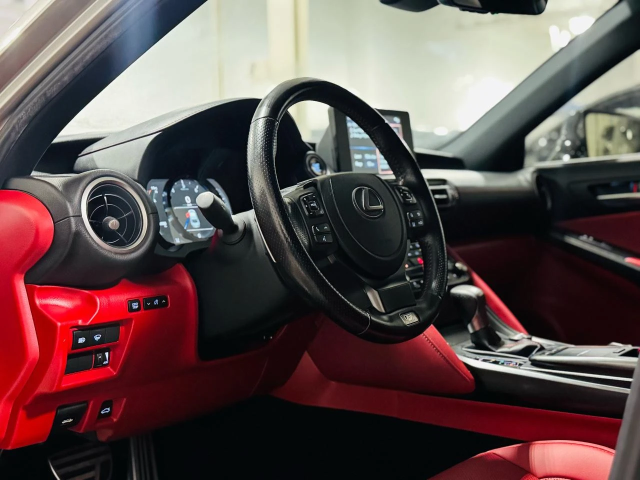 Lexus IS 300 3.5 V6 AWD / F-Sport / ОБДУХ / RED INT - изображение 6