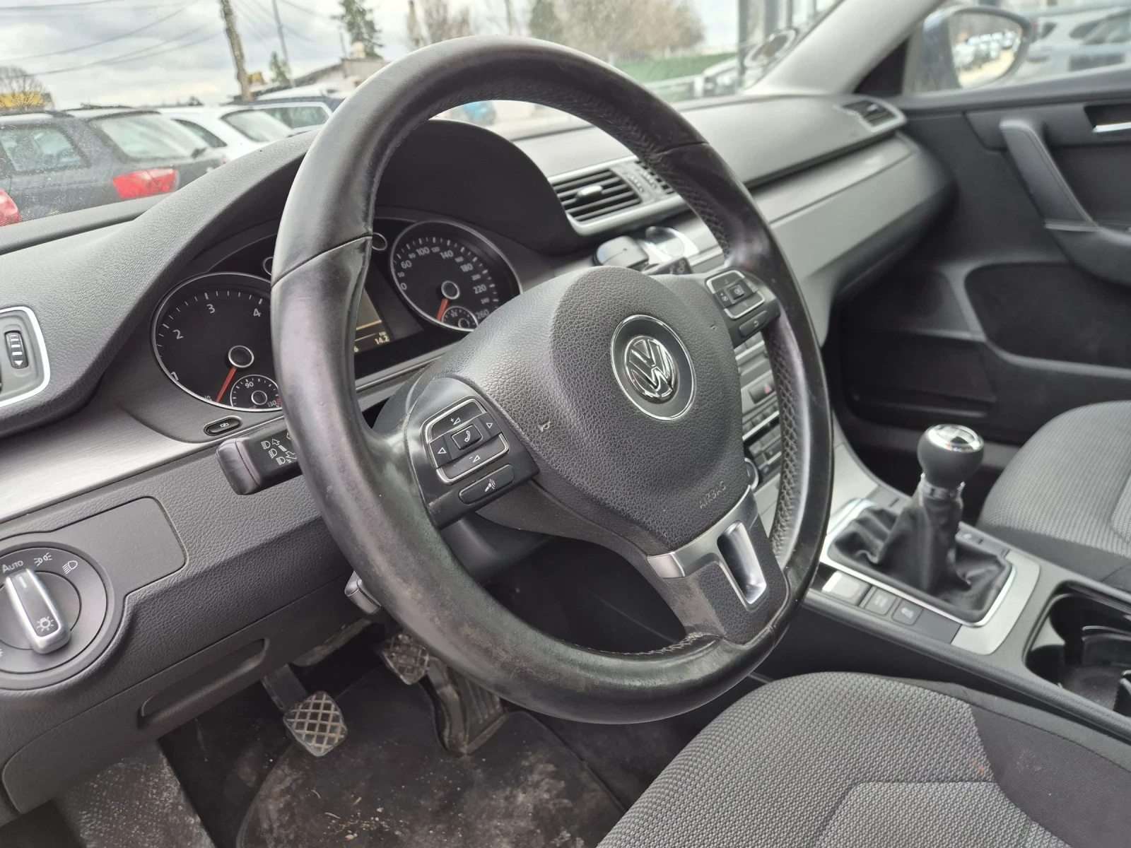VW Passat 2.0 TDI, снимка 8 - Автомобили и джипове - 53603781