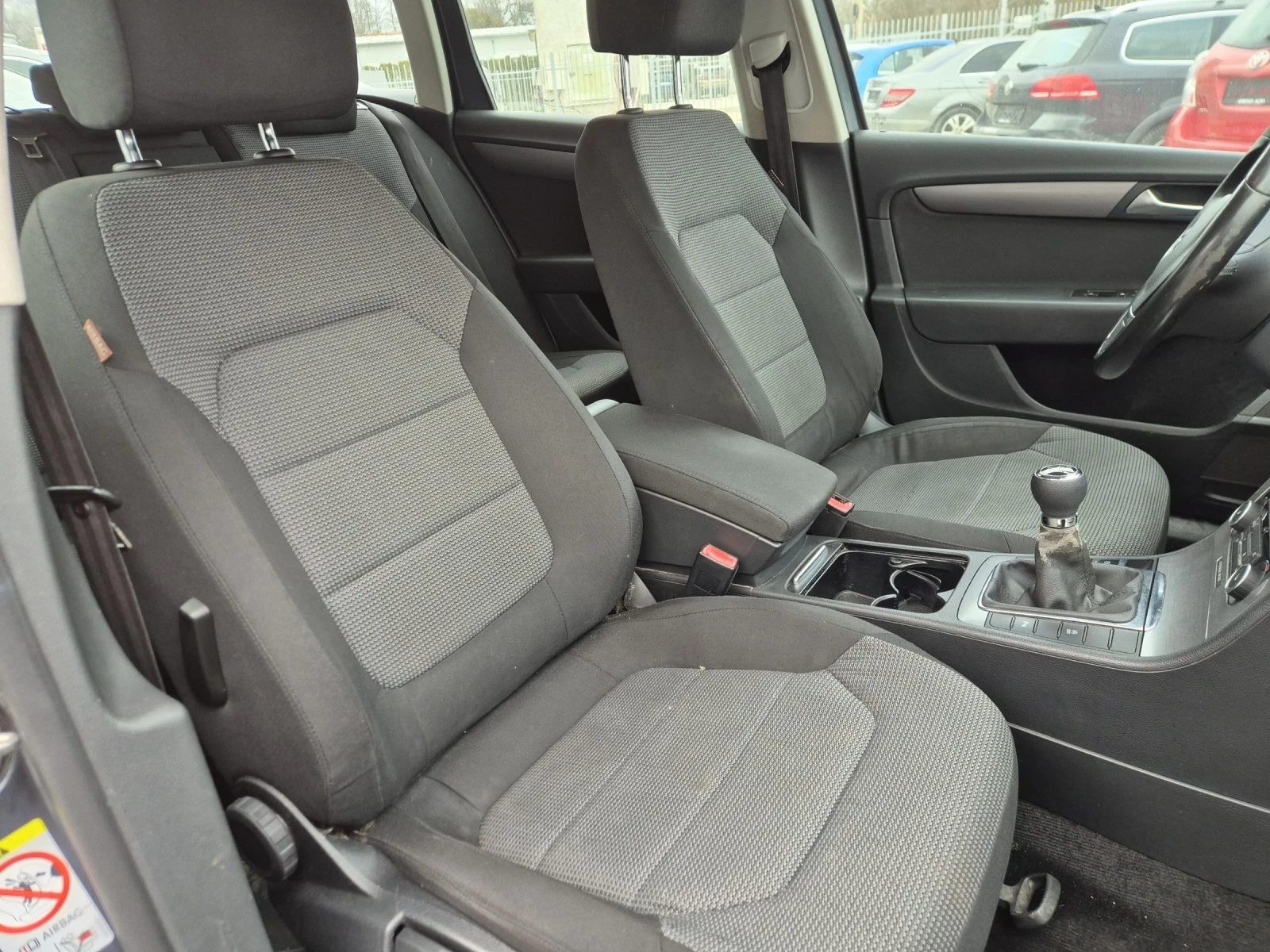 VW Passat 2.0 TDI, снимка 9 - Автомобили и джипове - 53603781