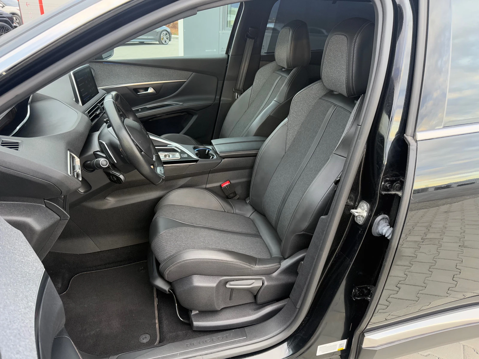 Peugeot 5008 1.5 hdi GT line Собствен лизинг !!! - изображение 9