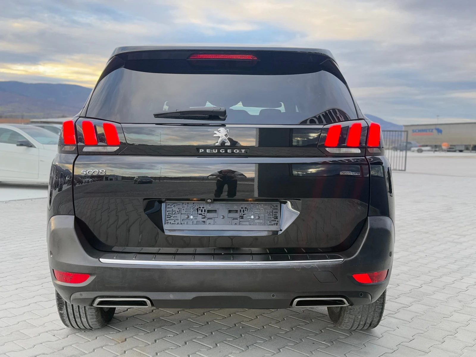 Peugeot 5008 1.5 hdi GT line Собствен лизинг !!! - изображение 6