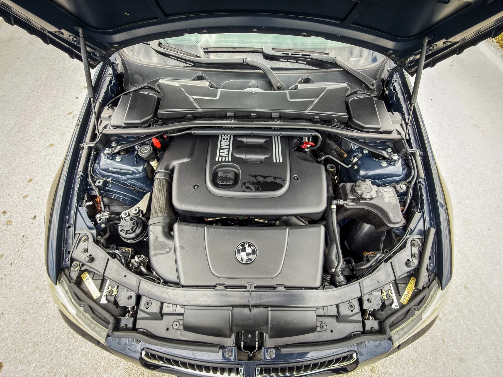 BMW 320 D::XENON::ИТАЛИЯ, снимка 17 - Автомобили и джипове - 54156861