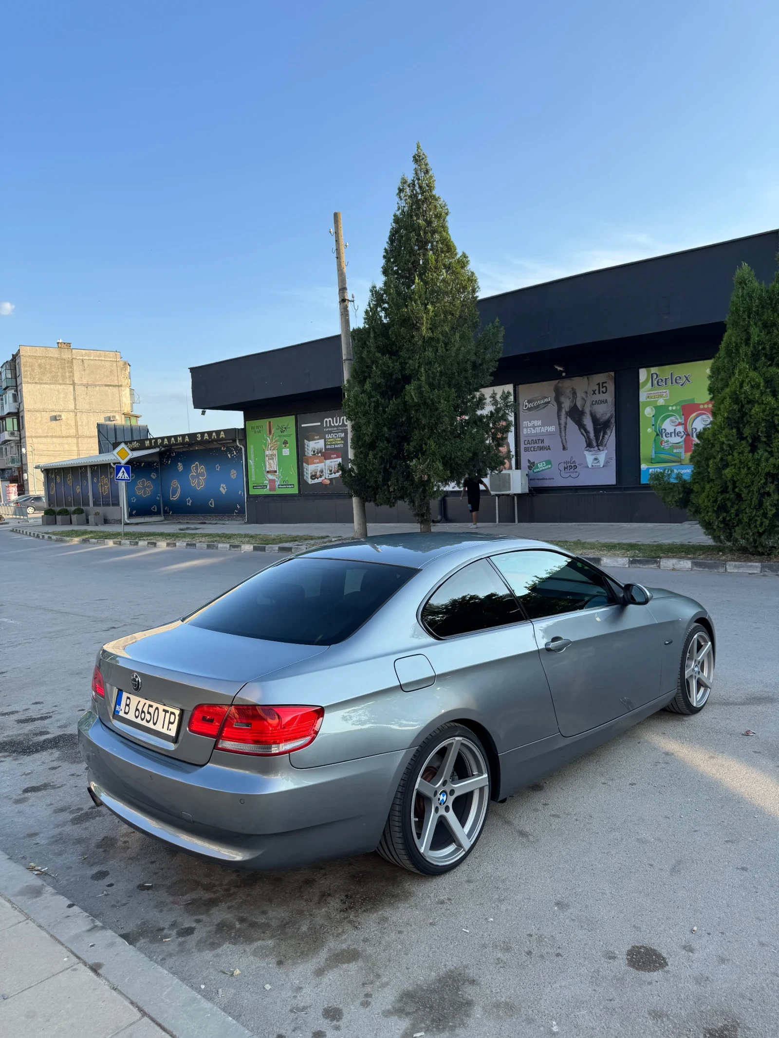 BMW 330, снимка 4 - Автомобили и джипове - 54520204