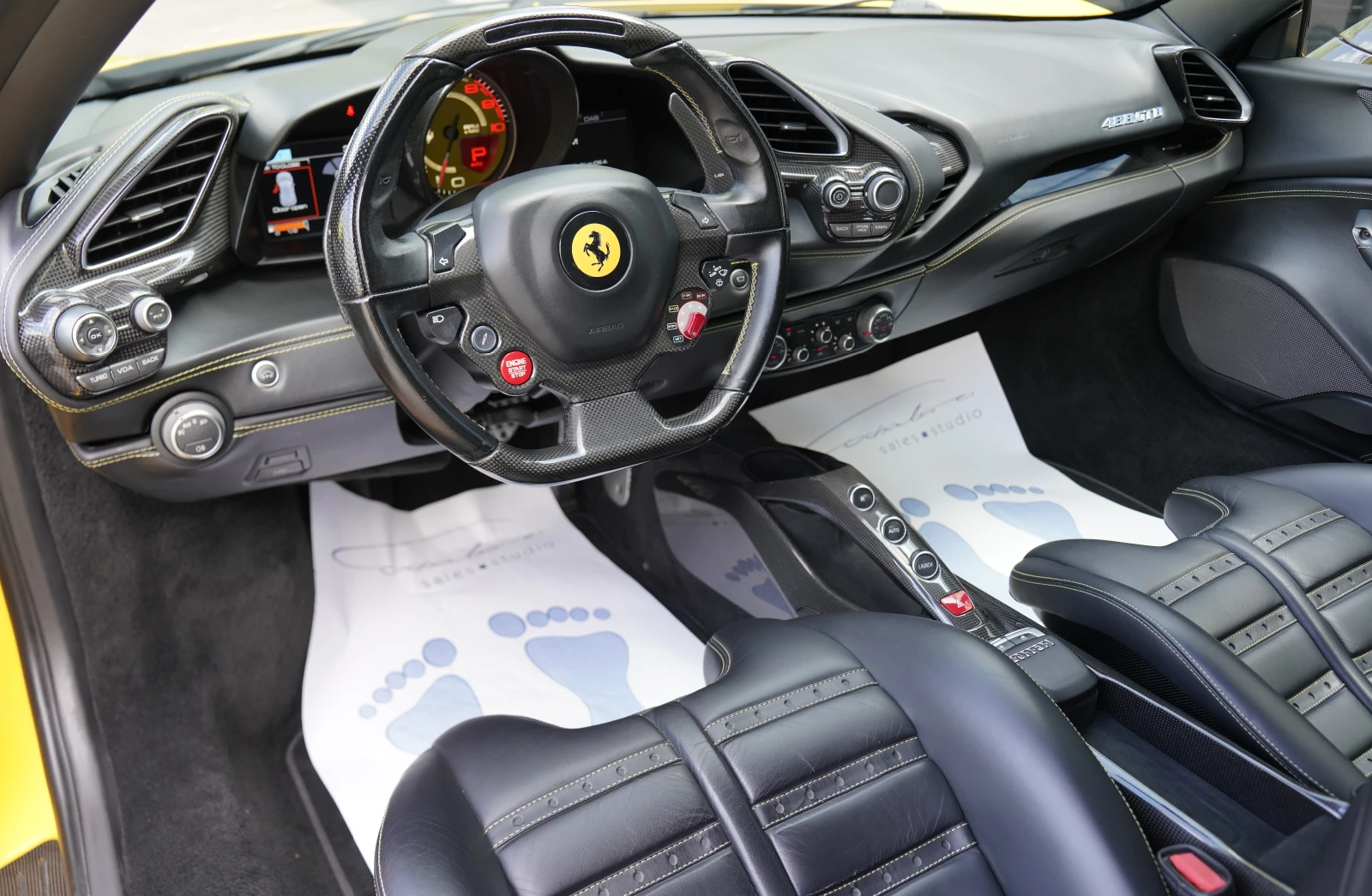 Ferrari 488 GTB 3.9 V8 BiTurbo Carbon Package AKRAPOVIC, снимка 8 - Автомобили и джипове - 55277175