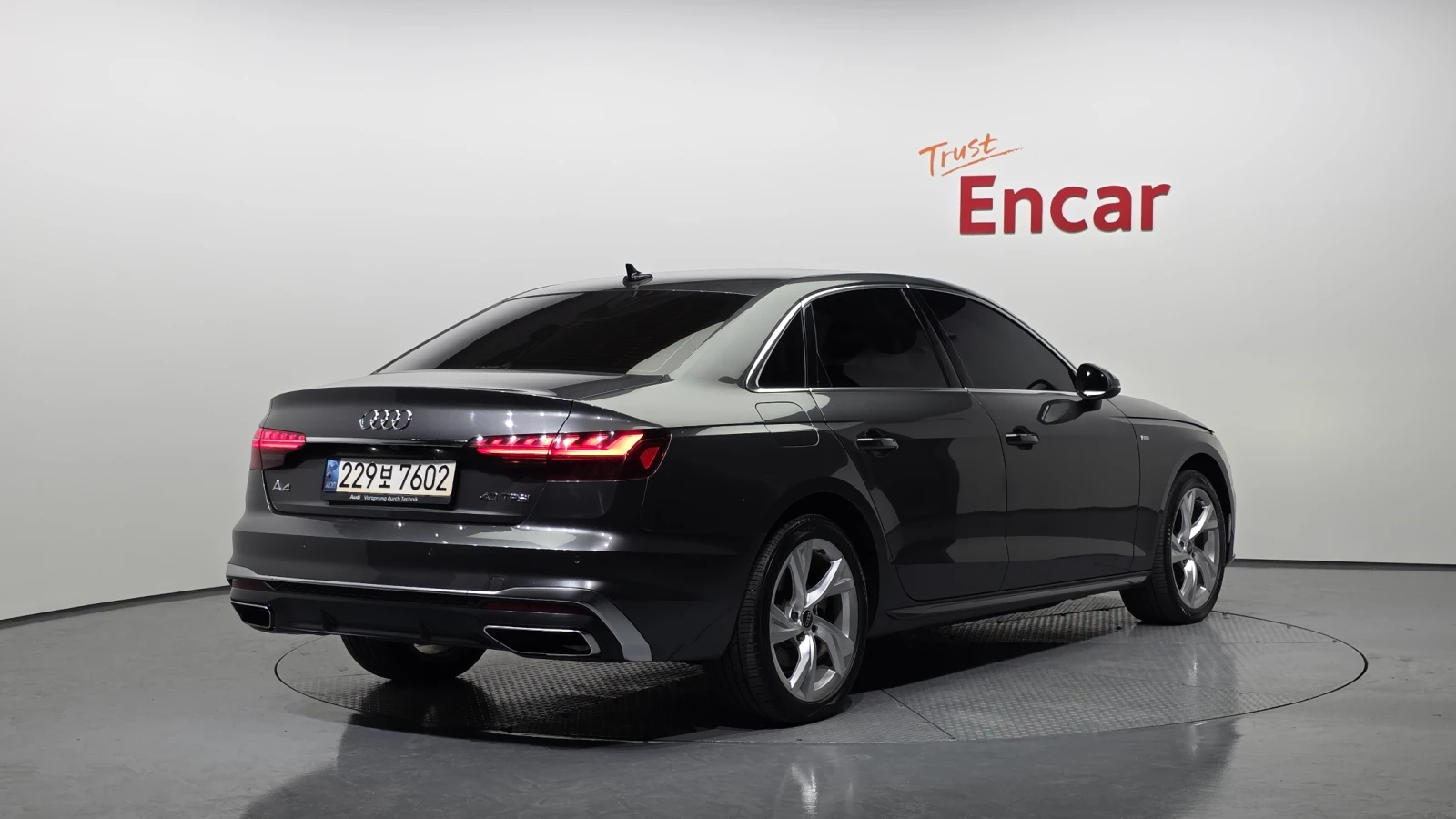 Audi A4  40 TFSI PREMIUM, снимка 3 - Автомобили и джипове - 55335856