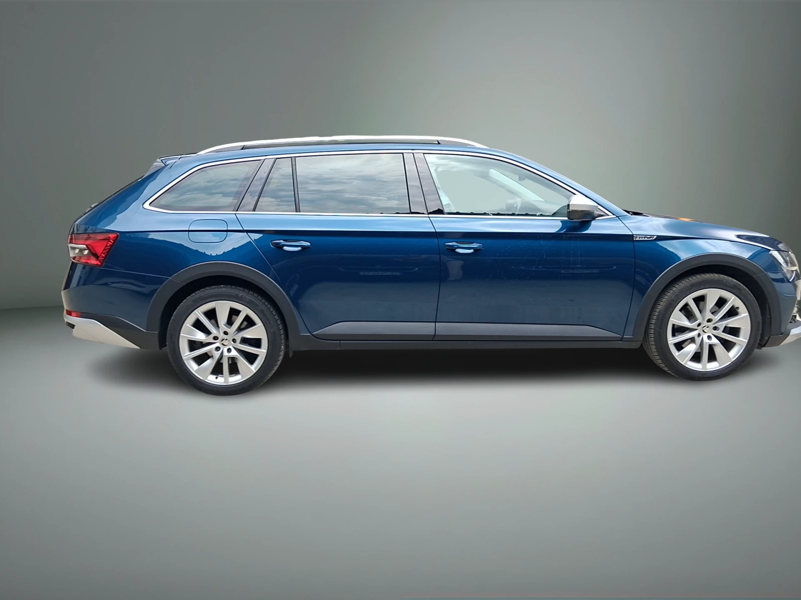 Skoda Superb Комби Скаут 2, 0 TDI, 200 к.с., 7DSG, снимка 6 - Автомобили и джипове - 55562874