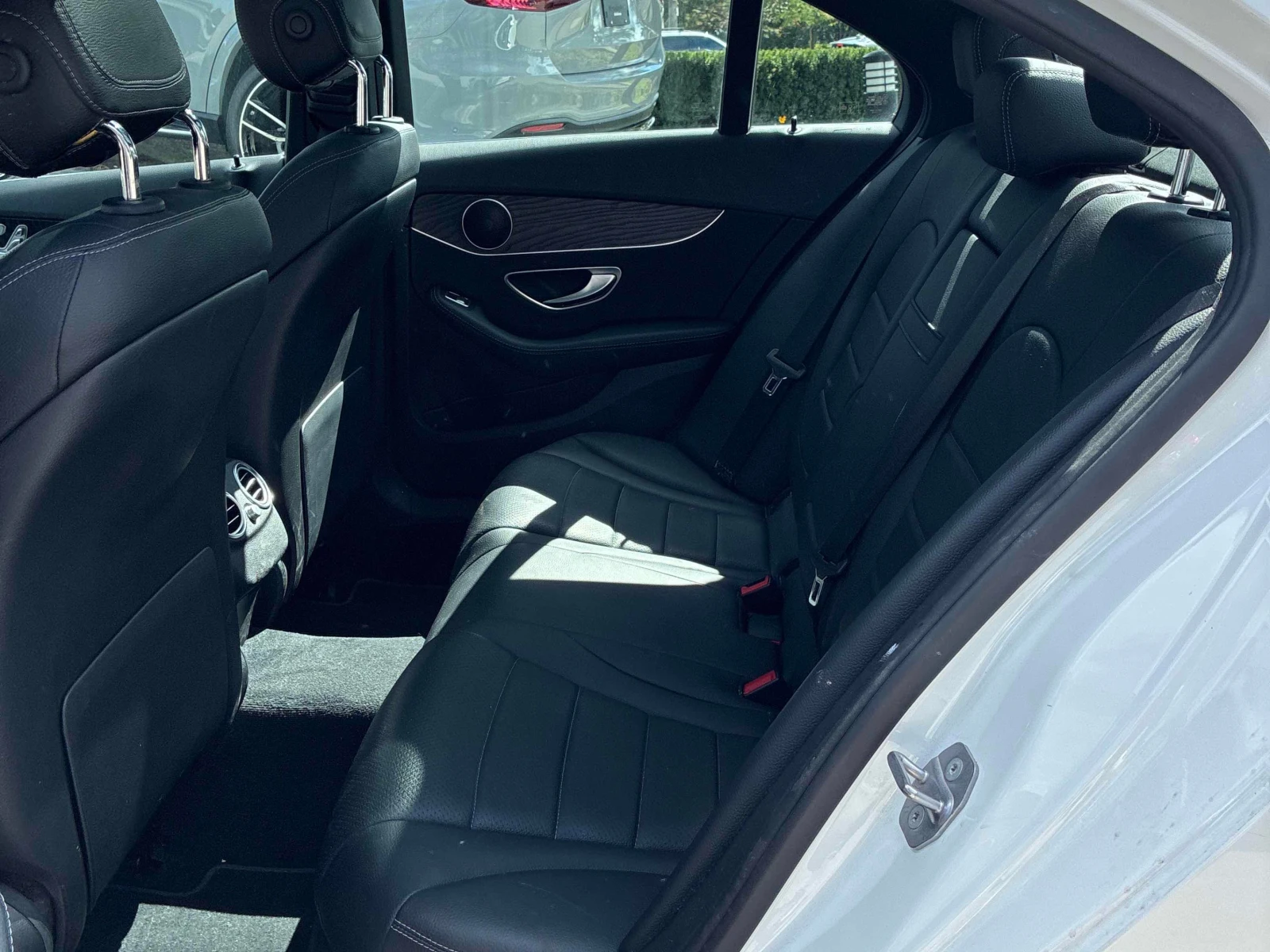 Mercedes-Benz C 300 4MATIC | ГЛАВНО ПРЕДСТАВИТЕЛСТВО НА MERCEDES, снимка 10 - Автомобили и джипове - 56060358