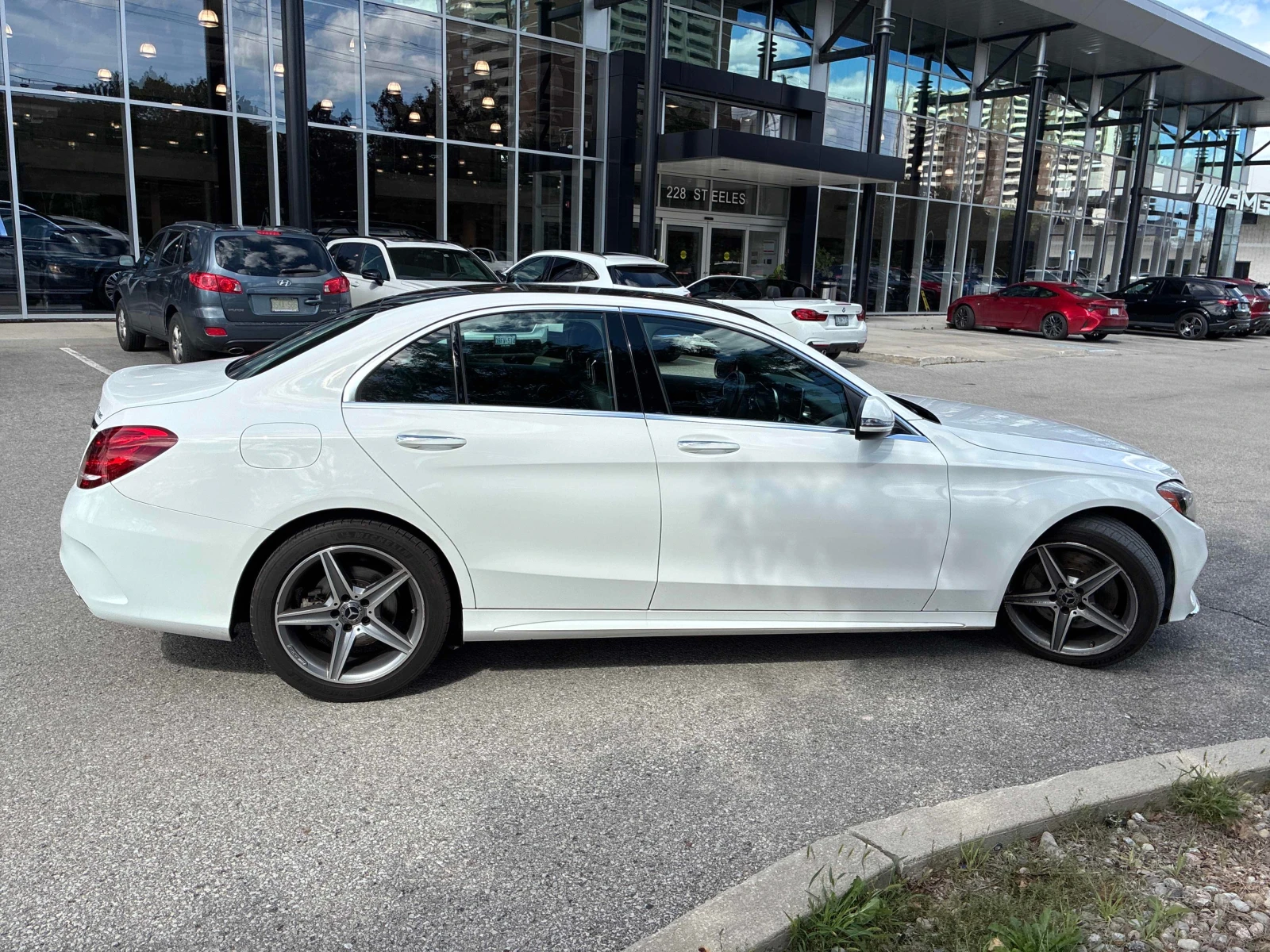 Mercedes-Benz C 300 4MATIC | ГЛАВНО ПРЕДСТАВИТЕЛСТВО НА MERCEDES, снимка 4 - Автомобили и джипове - 56060358