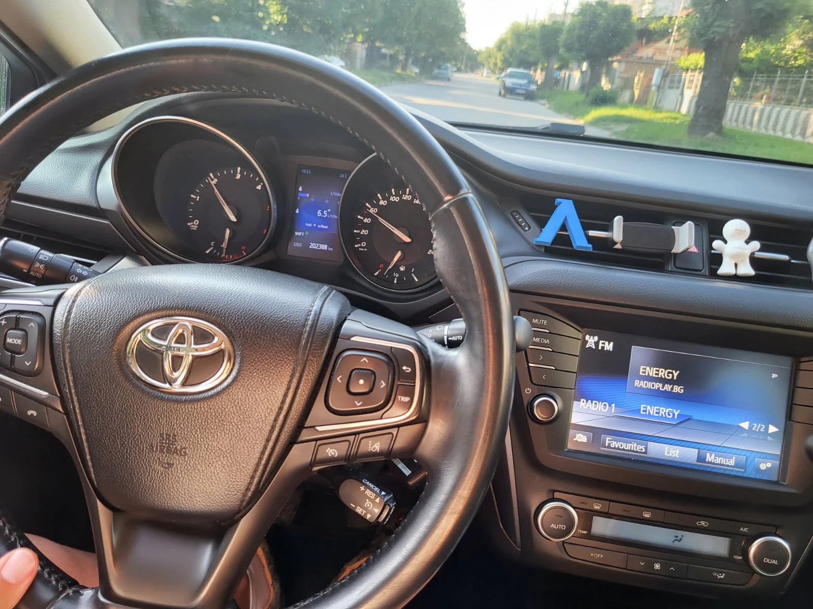 Toyota Avensis, снимка 11 - Автомобили и джипове - 56565220