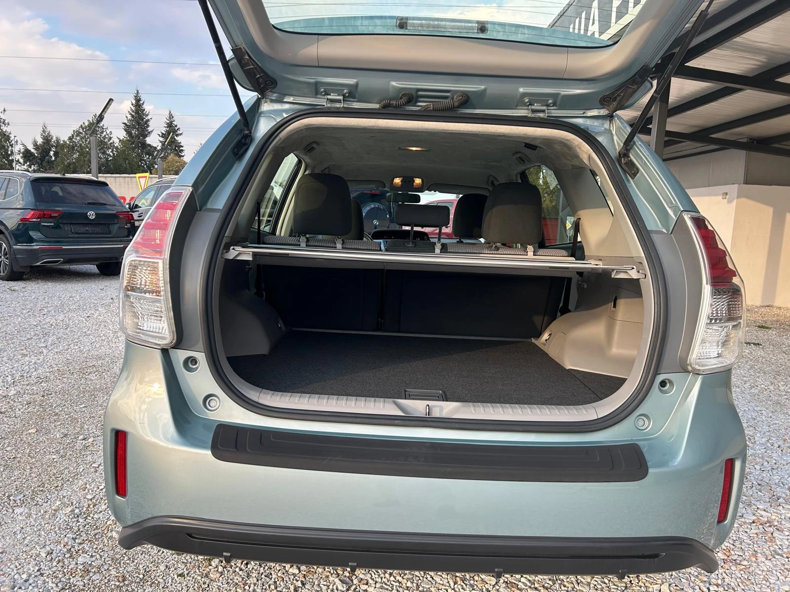 Toyota Prius, снимка 15 - Автомобили и джипове - 56619164