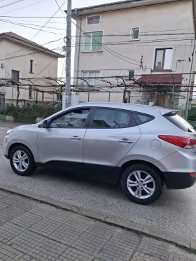 Hyundai IX35 2.0 CRDI ШЕСТ СКОРОСТИ - 7300 € / 14277.56 лв. - 34029098 6