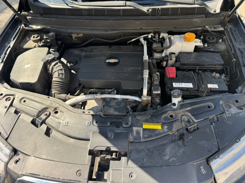 Chevrolet Captiva 81800km* 6+ 1m* 2.2d 4x4 184kc* КОЖА* КАМЕРА* ТОП, снимка 16 - Автомобили и джипове - 51577838