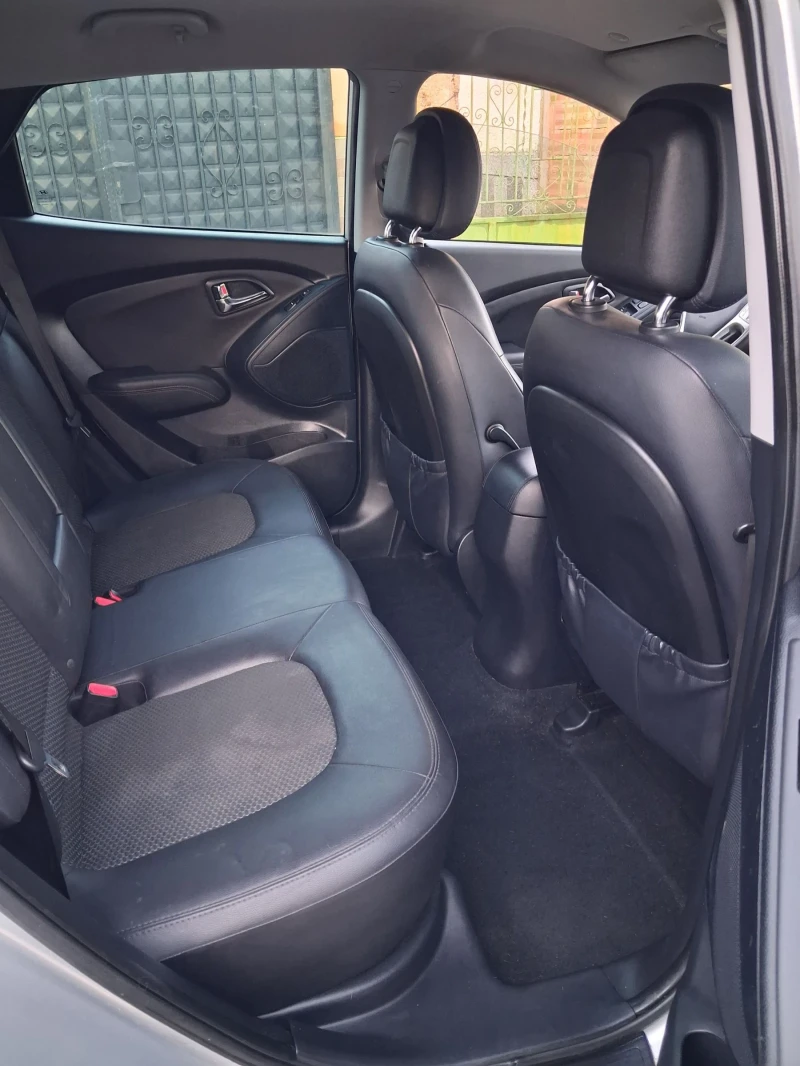 Hyundai IX35 2.0 CRDI ШЕСТ СКОРОСТИ, снимка 17 - Автомобили и джипове - 53528425
