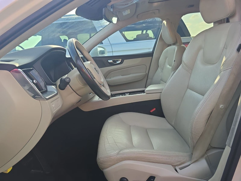 Volvo XC60 T5 MOMENTUM - 30000 лв. - 70492627 | Car24.bg