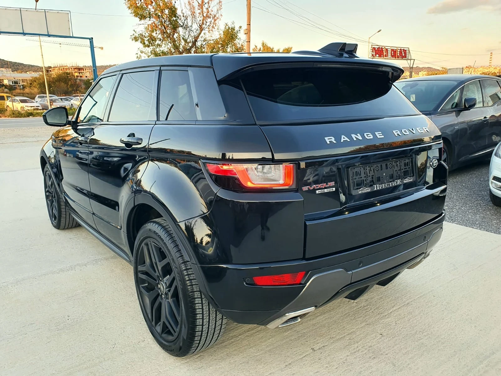 Land Rover Range Rover Evoque 2.0 Sd4 HSE R-Dynamic Black Pack - изображение 6