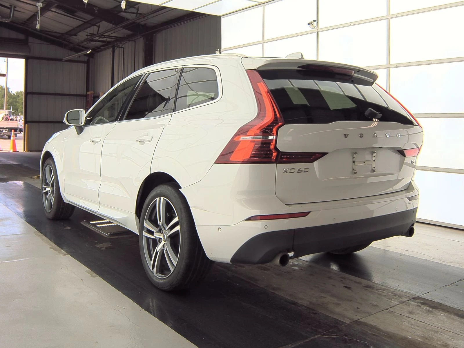 Volvo XC60 T5 MOMENTUM - изображение 5