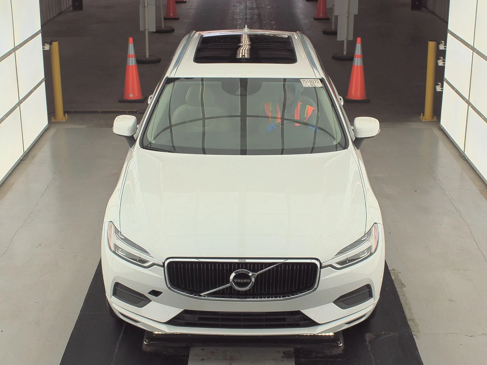 Volvo XC60 T5 MOMENTUM - изображение 2