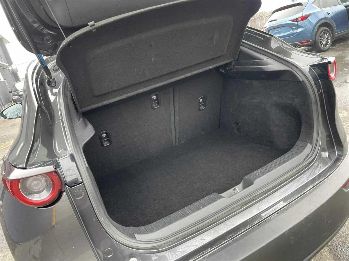 Mazda CX-30 ПОДГРЕВ* КАМЕРА* ШИБИДАХ* МЪРТВА ТОЧКА* КЕЙЛЕС - изображение 7