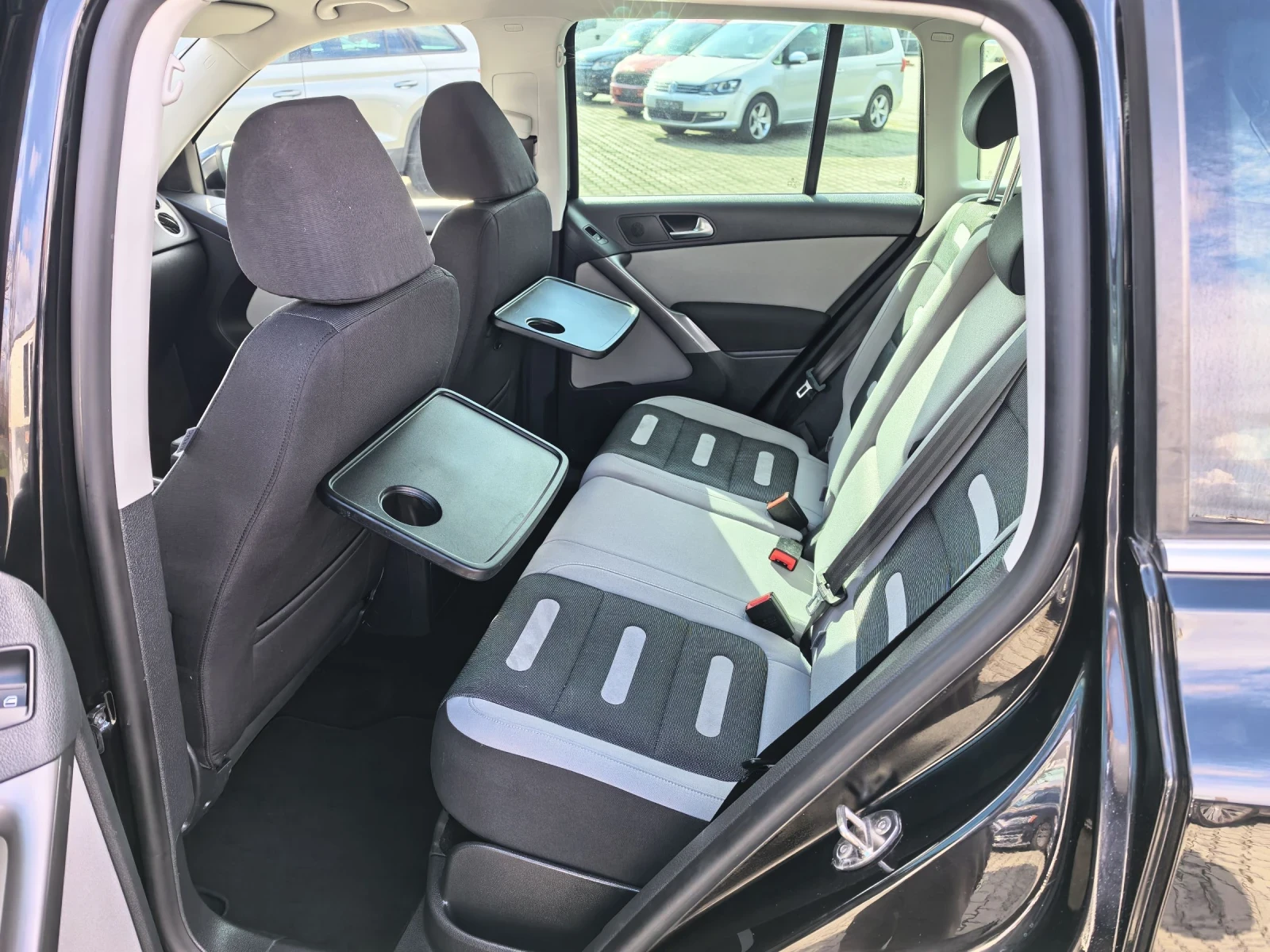 VW Tiguan 137440км!!! 2.0тди 140кс 4х4 , снимка 9 - Автомобили и джипове - 54081827