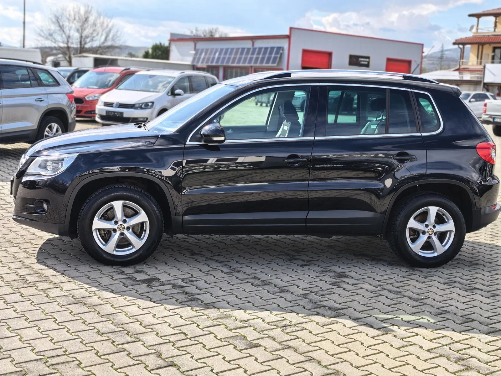 VW Tiguan 137440км!!! 2.0тди 140кс 4х4 , снимка 3 - Автомобили и джипове - 54081827