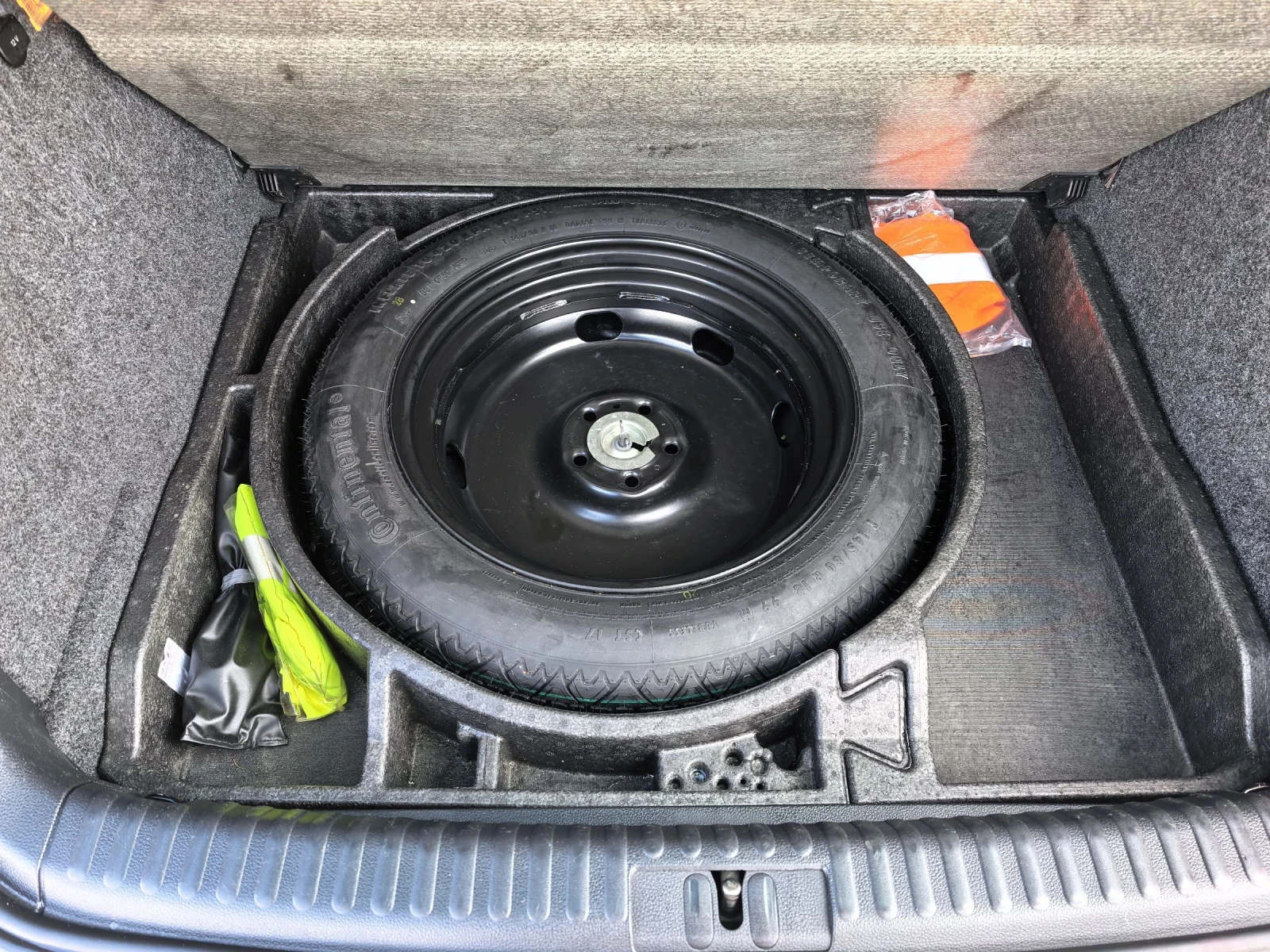 VW Tiguan 137440км!!! 2.0тди 140кс 4х4 , снимка 16 - Автомобили и джипове - 54081827