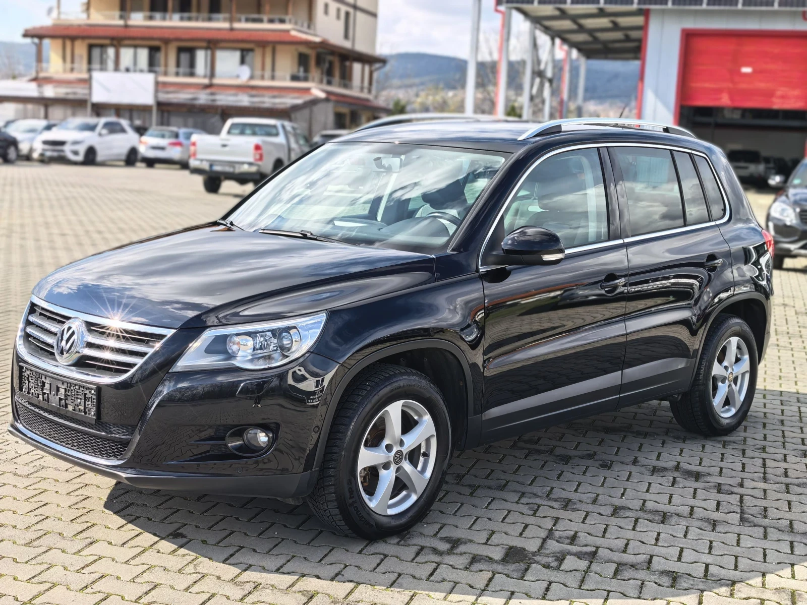 VW Tiguan 137440км!!! 2.0тди 140кс 4х4 , снимка 2 - Автомобили и джипове - 54081827