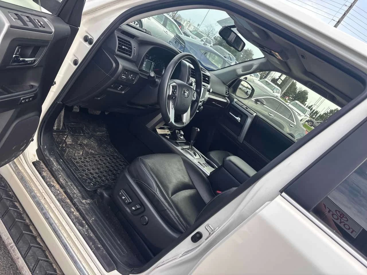 Toyota 4runner * 4WD * 2 КЛЮЧА* ПАНО* ПОДГРЕВ* КЕЙЛЕСС* , снимка 5 - Автомобили и джипове - 54299649