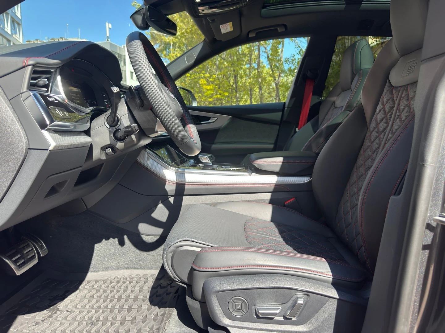 Audi SQ8, снимка 8 - Автомобили и джипове - 56269638