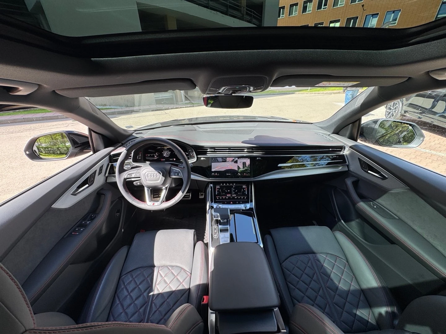 Audi SQ8, снимка 11 - Автомобили и джипове - 56269638