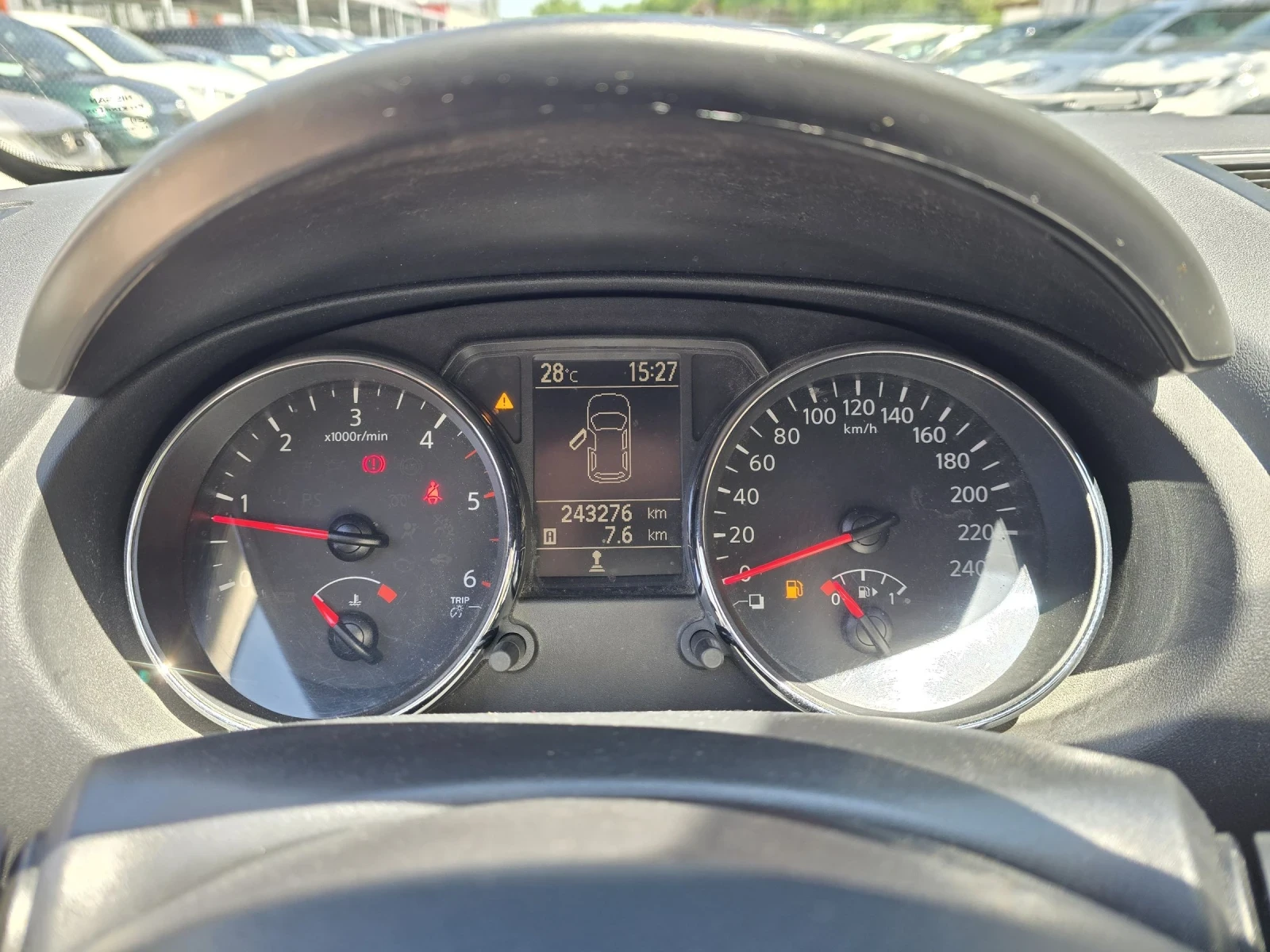 Nissan Qashqai 1.5dci 116к.с Топ състояние , снимка 17 - Автомобили и джипове - 54725182