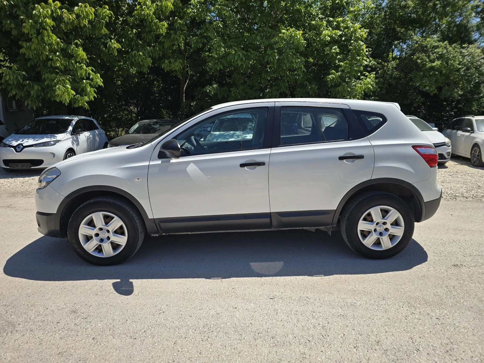 Nissan Qashqai 1.5dci 116к.с Топ състояние , снимка 7 - Автомобили и джипове - 54725182