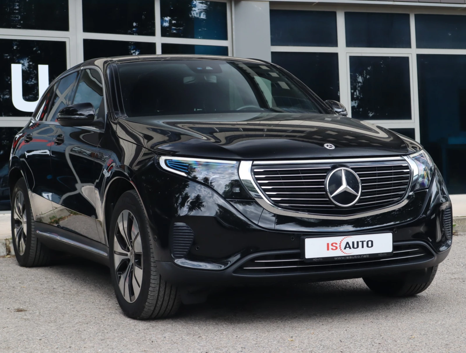 Mercedes-Benz EQC 400/4Маtik/Камера/Амбиент/MBUX/Подгрев, снимка 3 - Автомобили и джипове - 55141066