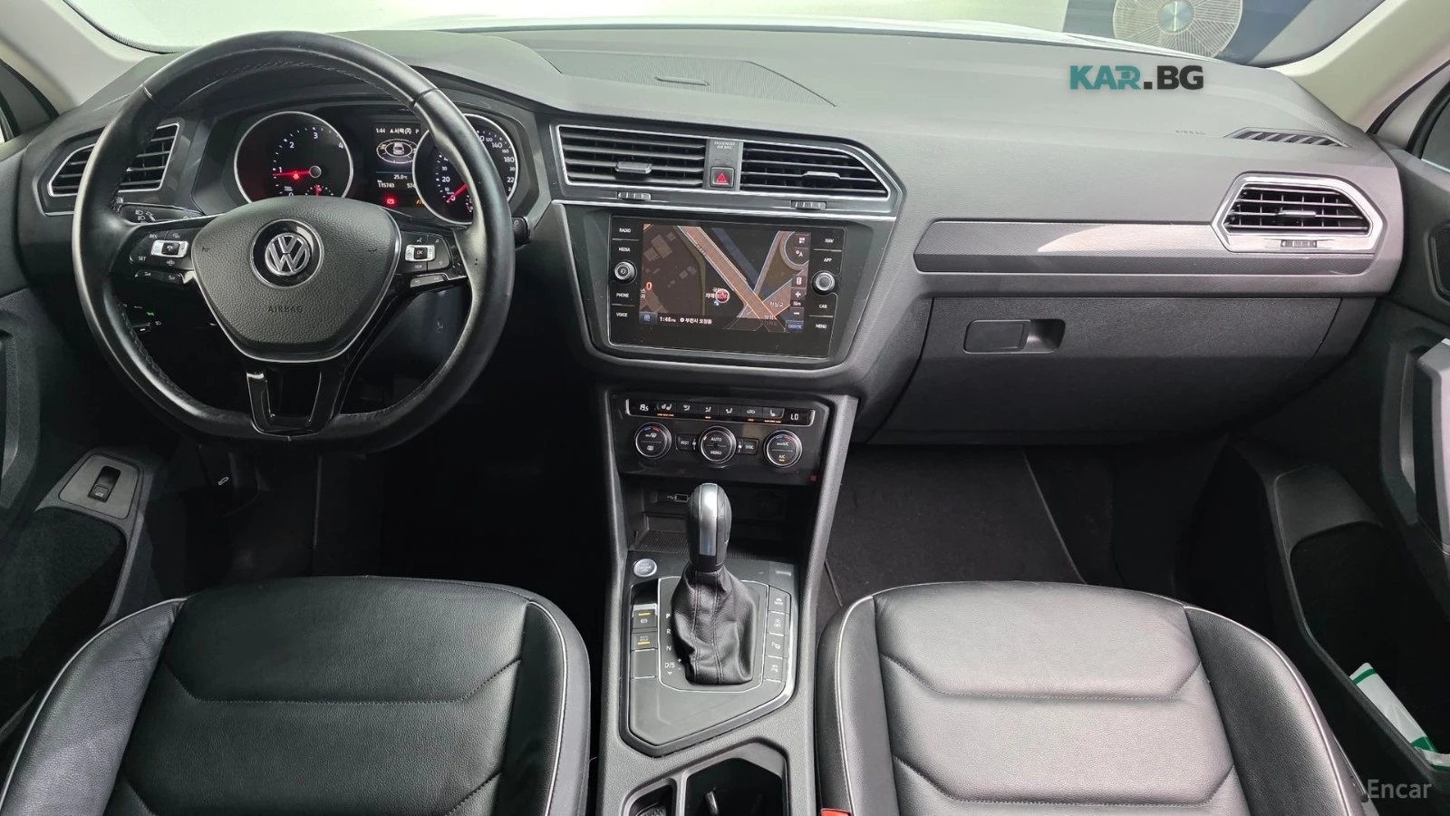 VW Tiguan 2.0TDI* PRESTIGE* КОЖА* ПОДГРЕВ* HUD* ПАНО* LANE A, снимка 6 - Автомобили и джипове - 55233269