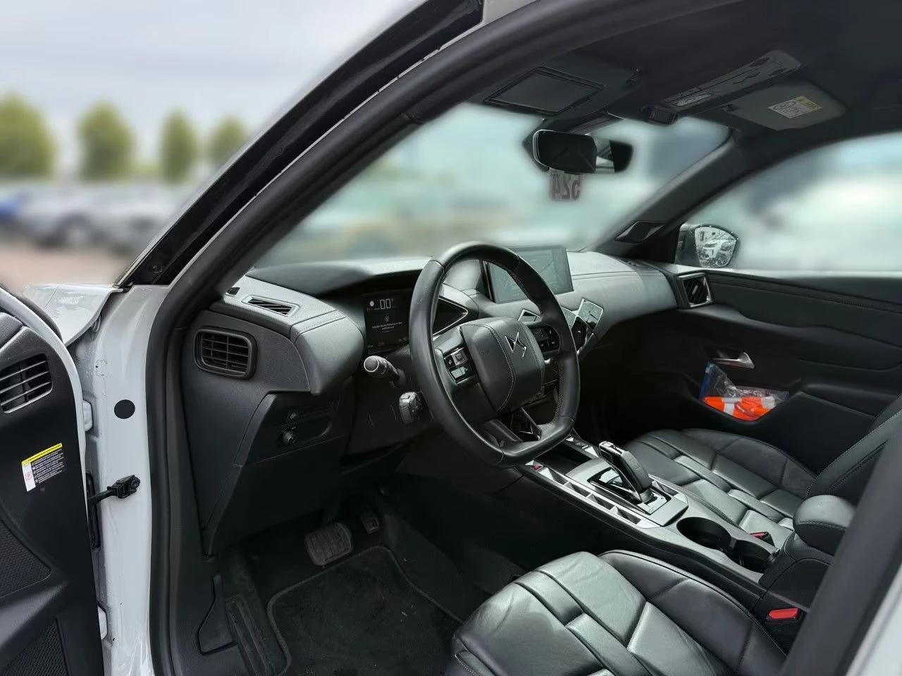 DS DS 3 Crossback E-TENSE/136HP/CAM/NAVI/LED/DIGI/KLESS/548q, снимка 7 - Автомобили и джипове - 55475835
