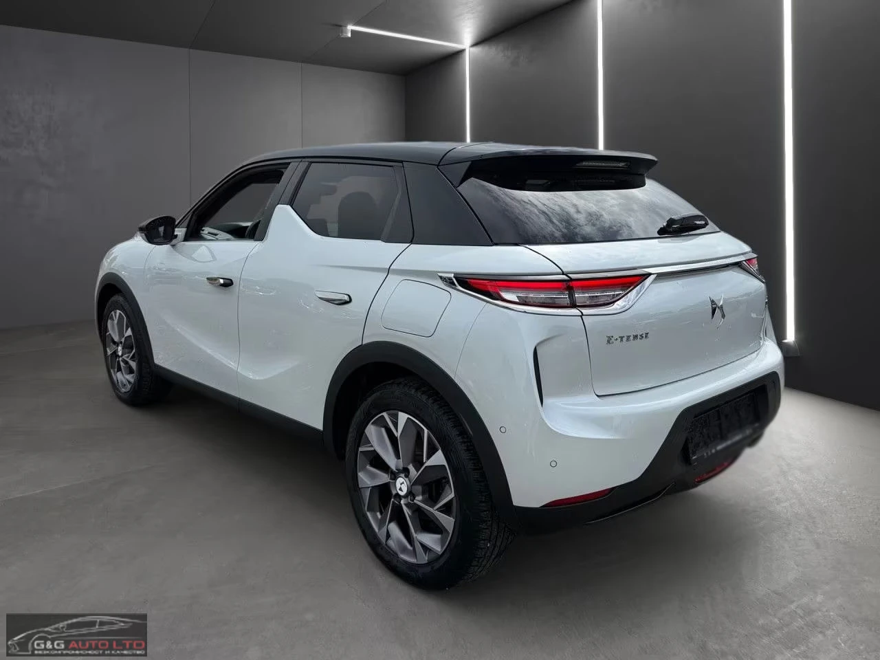 DS DS 3 Crossback E-TENSE/136HP/CAM/NAVI/LED/DIGI/KLESS/548q, снимка 4 - Автомобили и джипове - 55475835