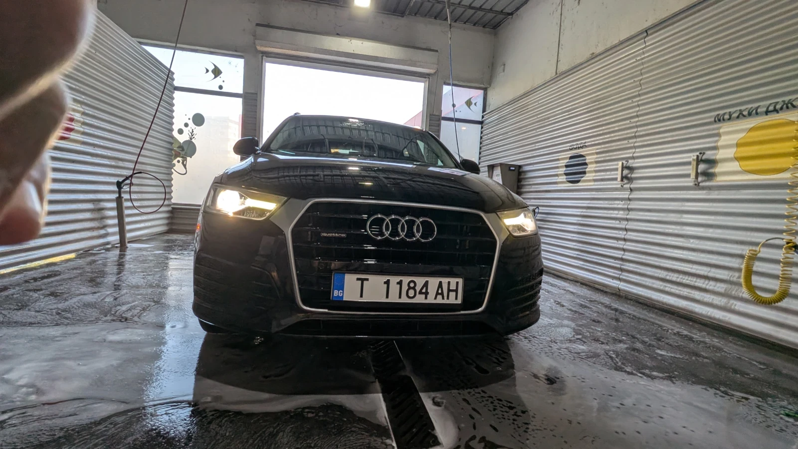 Audi Q3 2.0 TFSI / 6 степенна кутия, снимка 8 - Автомобили и джипове - 55618657