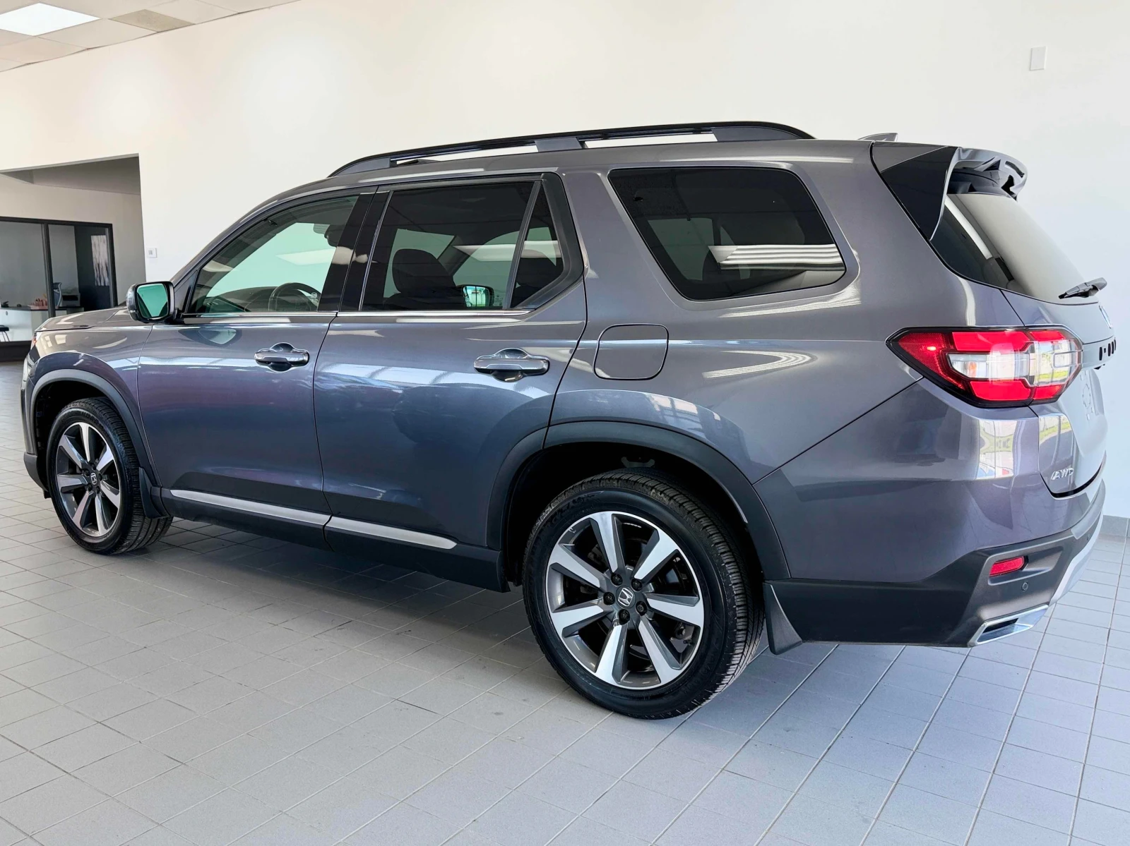 Honda Pilot Touring | CARFAX | АВТОКРЕДИТ БЕЗ ПЪРВОНАЧАЛНА , снимка 3 - Автомобили и джипове - 56076282