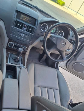 Mercedes-Benz C 320, снимка 10